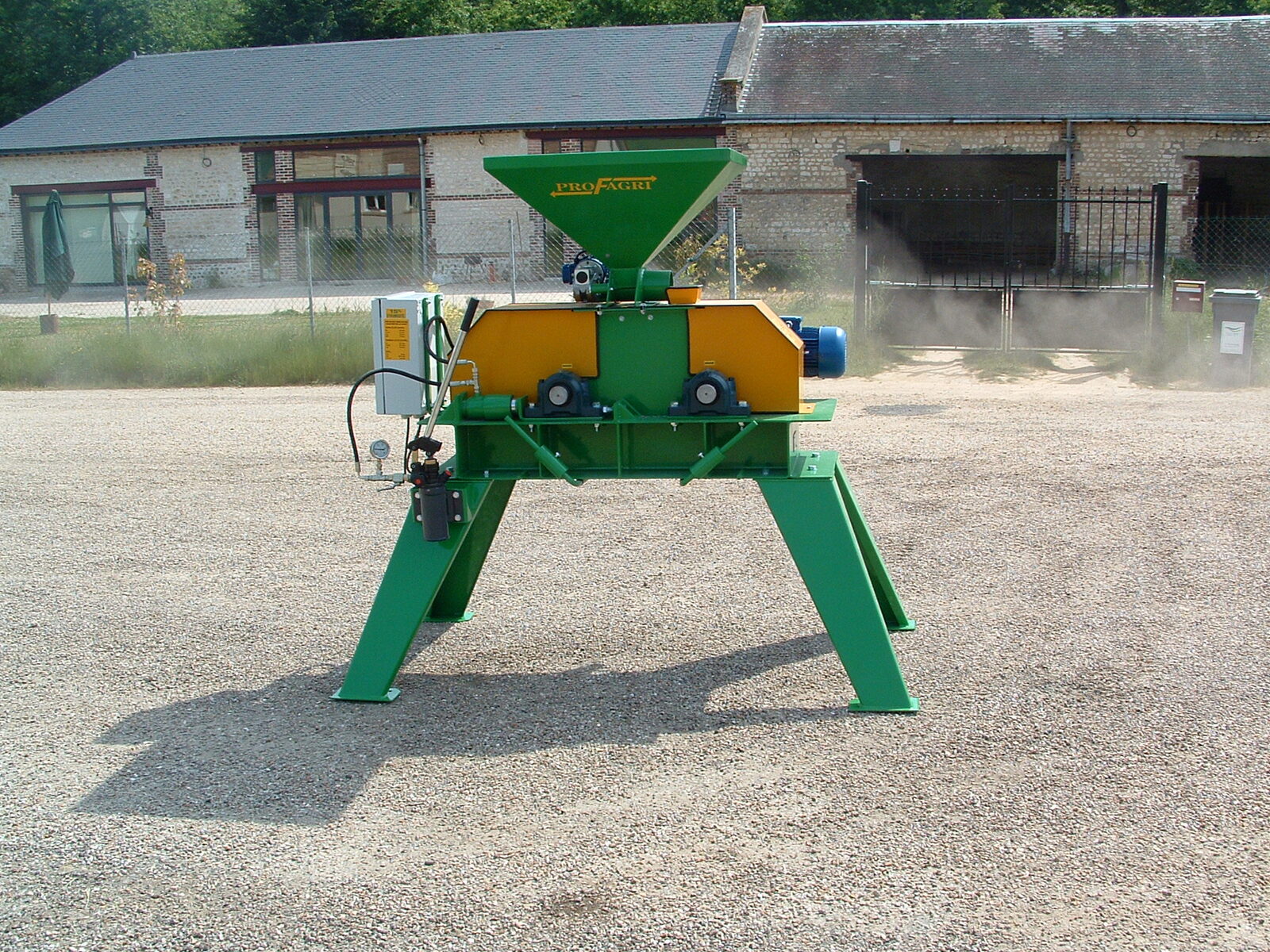 Machine agricole 12